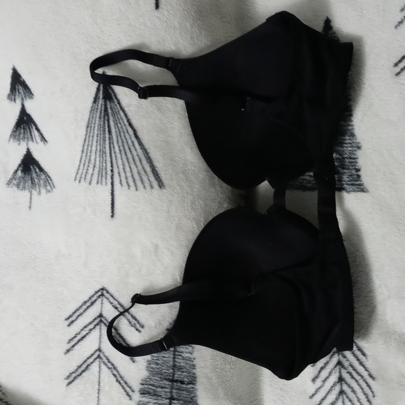 Victorias Secret Black Push-Up Bra 32D - Picture 2 of 4